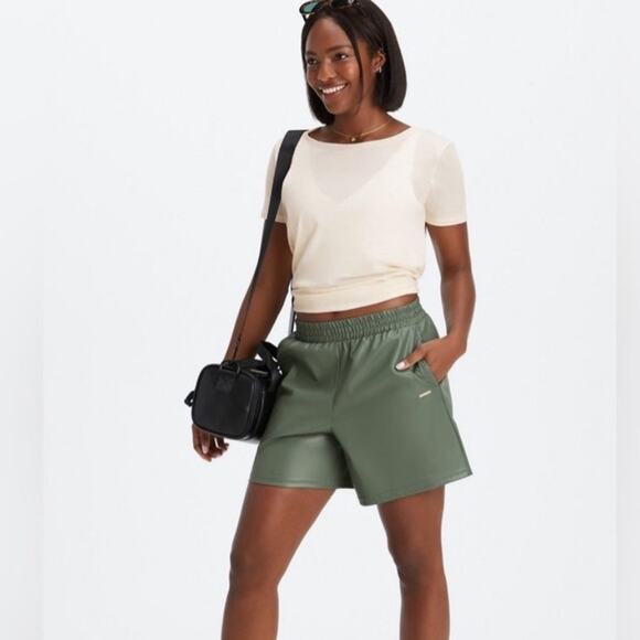 Fabletics Women’s Vegan Leather High Waisted Shorts Size Medium - Picture 1 of 15